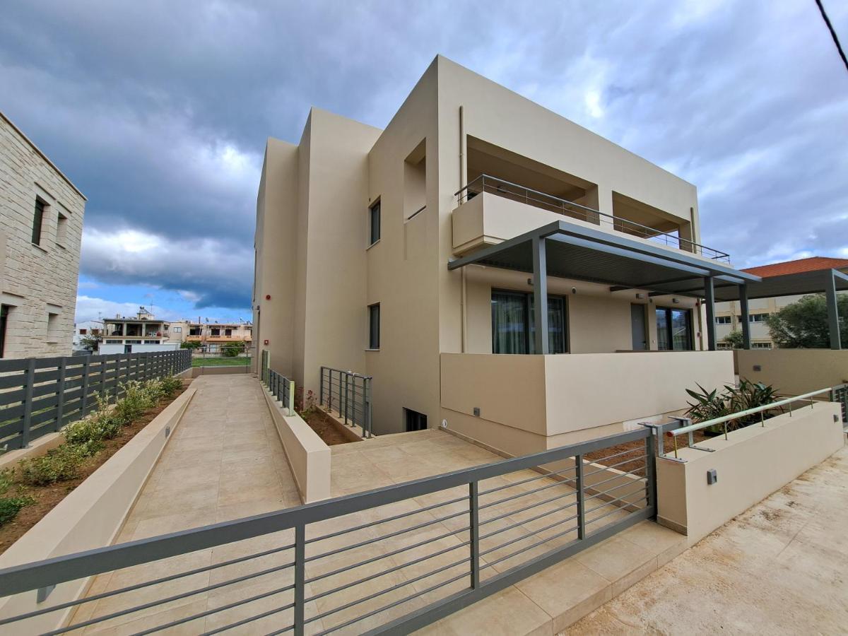Rosemary Apartments Palaiochora Exterior foto